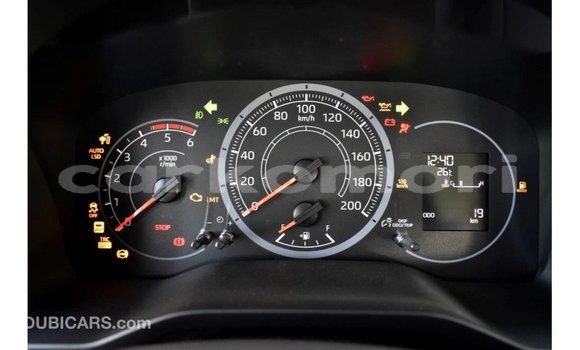 Acheter Import Voiture Toyota Hiace Blanc à Import - Dubai, Grande Comore Acheter Import Voiture Toyota Hiace Blanc à Import - Dubai, Grande Comore