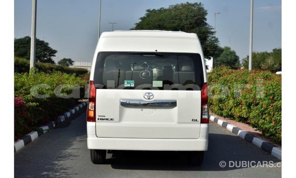 Acheter Import Voiture Toyota Hiace Blanc à Import - Dubai, Grande Comore Acheter Import Voiture Toyota Hiace Blanc à Import - Dubai, Grande Comore