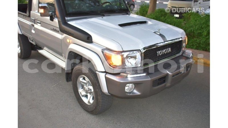 Big with watermark toyota land cruiser grande comore import dubai 1683