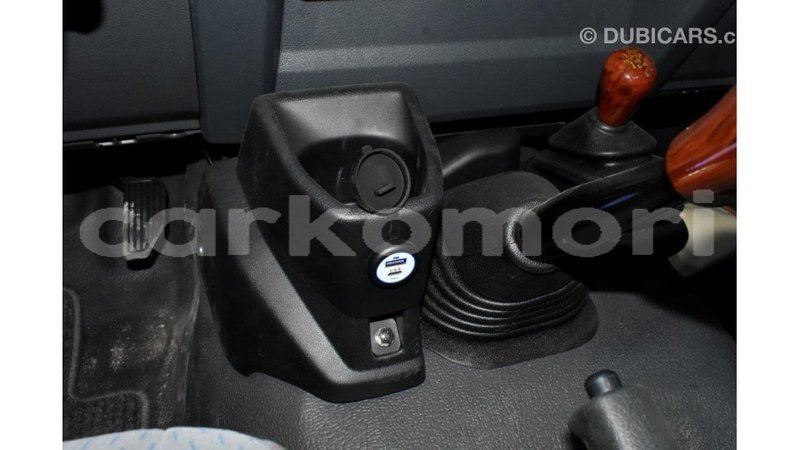 Big with watermark toyota land cruiser grande comore import dubai 1683