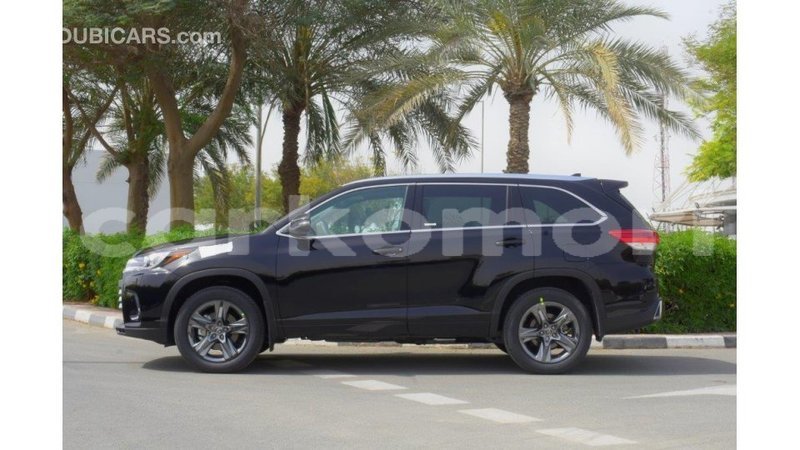 Big with watermark toyota highlander grande comore import dubai 1684