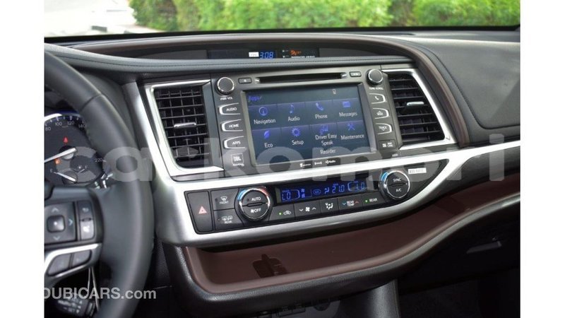 Big with watermark toyota highlander grande comore import dubai 1684