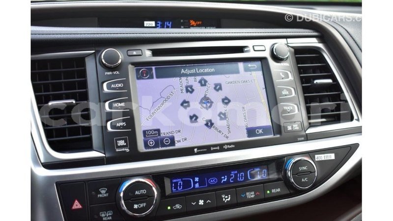 Big with watermark toyota highlander grande comore import dubai 1684