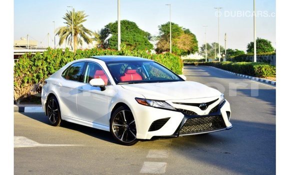 Acheter Import Voiture Toyota Camry Blanc à Import - Dubai, Grande Comore Acheter Import Voiture Toyota Camry Blanc à Import - Dubai, Grande Comore