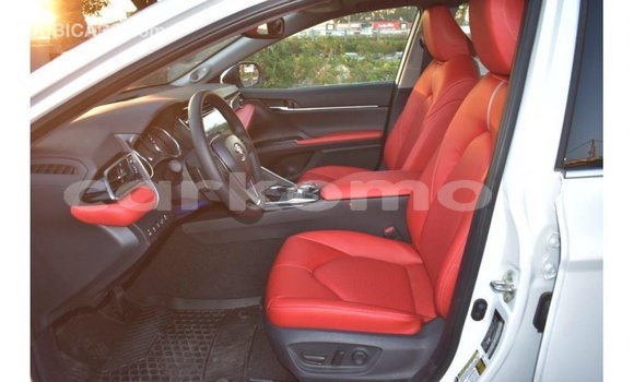 Acheter Import Voiture Toyota Camry Blanc à Import - Dubai, Grande Comore Acheter Import Voiture Toyota Camry Blanc à Import - Dubai, Grande Comore