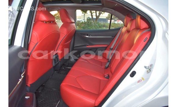 Acheter Import Voiture Toyota Camry Blanc à Import - Dubai, Grande Comore Acheter Import Voiture Toyota Camry Blanc à Import - Dubai, Grande Comore