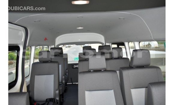 Acheter Import Voiture Toyota Hiace Blanc à Import - Dubai, Grande Comore Acheter Import Voiture Toyota Hiace Blanc à Import - Dubai, Grande Comore