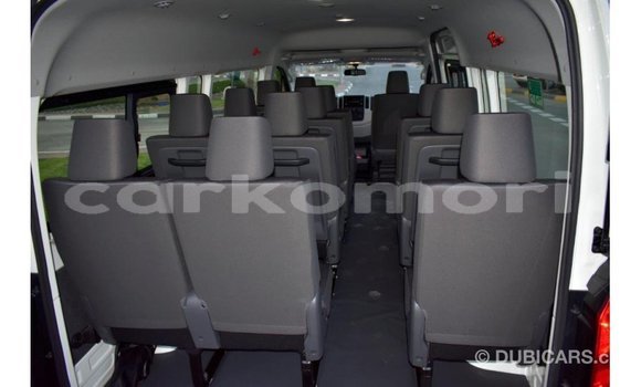 Acheter Import Voiture Toyota Hiace Blanc à Import - Dubai, Grande Comore Acheter Import Voiture Toyota Hiace Blanc à Import - Dubai, Grande Comore