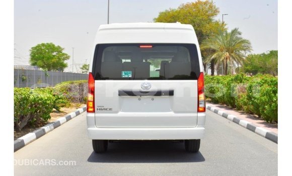 Acheter Import Voiture Toyota Hiace Blanc à Import - Dubai, Grande Comore Acheter Import Voiture Toyota Hiace Blanc à Import - Dubai, Grande Comore