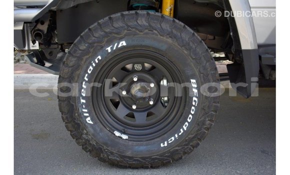 Acheter Import Voiture Toyota Land Cruiser Autre à Import - Dubai, Grande Comore Acheter Import Voiture Toyota Land Cruiser Autre à Import - Dubai, Grande Comore