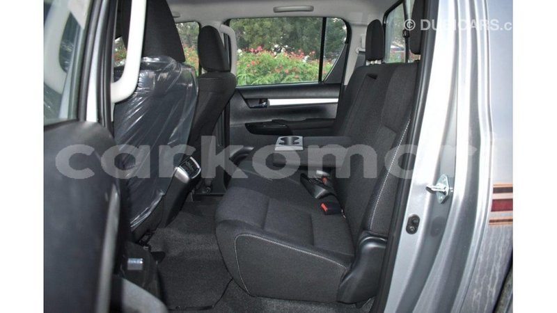 Big with watermark toyota hilux grande comore import dubai 1689