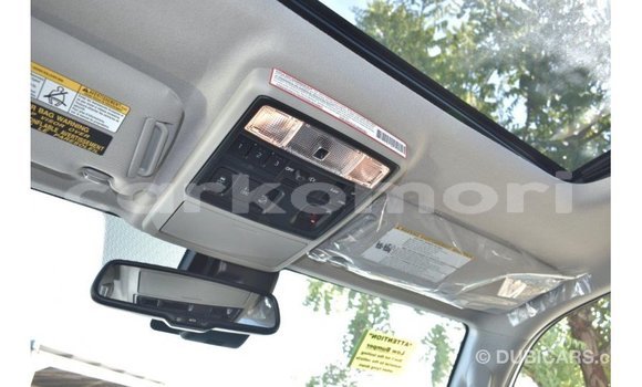 Acheter Import Voiture Toyota 4Runner Blanc à Import - Dubai, Grande Comore Acheter Import Voiture Toyota 4Runner Blanc à Import - Dubai, Grande Comore