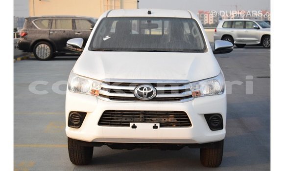 Acheter Import Voiture Toyota Hilux Blanc à Import - Dubai, Grande Comore Acheter Import Voiture Toyota Hilux Blanc à Import - Dubai, Grande Comore