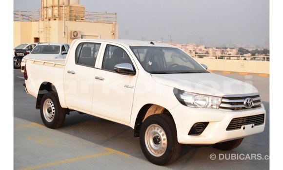 Acheter Import Voiture Toyota Hilux Blanc à Import - Dubai, Grande Comore Acheter Import Voiture Toyota Hilux Blanc à Import - Dubai, Grande Comore