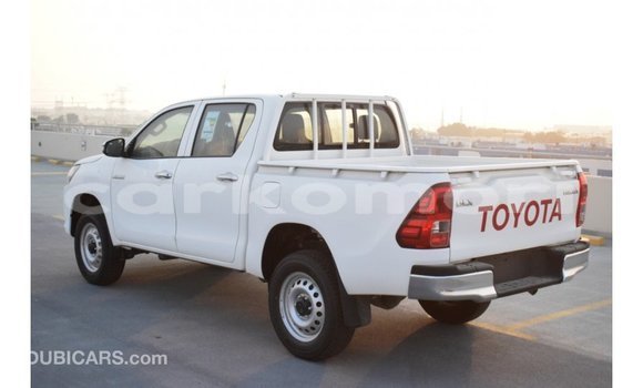 Acheter Import Voiture Toyota Hilux Blanc à Import - Dubai, Grande Comore Acheter Import Voiture Toyota Hilux Blanc à Import - Dubai, Grande Comore