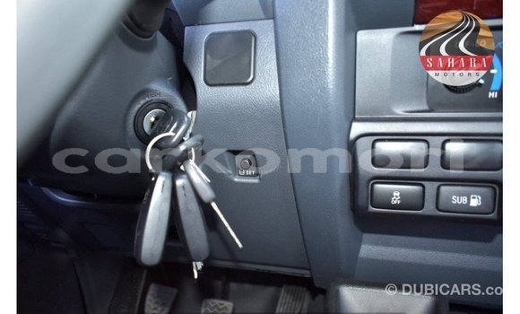 Acheter Import Voiture Toyota Land Cruiser Rouge à Import - Dubai, Grande Comore Acheter Import Voiture Toyota Land Cruiser Rouge à Import - Dubai, Grande Comore
