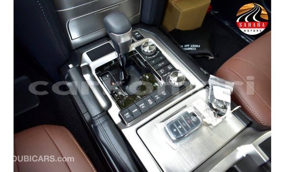 Acheter Import Voiture Toyota Land Cruiser Noir à Import - Dubai, Grande Comore Acheter Import Voiture Toyota Land Cruiser Noir à Import - Dubai, Grande Comore