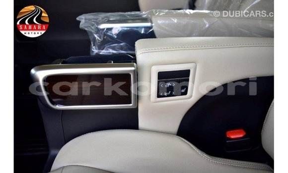 Acheter Import Voiture Toyota Granvia Blanc à Import - Dubai, Grande Comore Acheter Import Voiture Toyota Granvia Blanc à Import - Dubai, Grande Comore