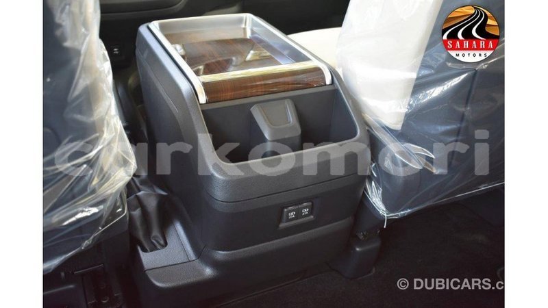 Big with watermark toyota granvia grande comore import dubai 1696