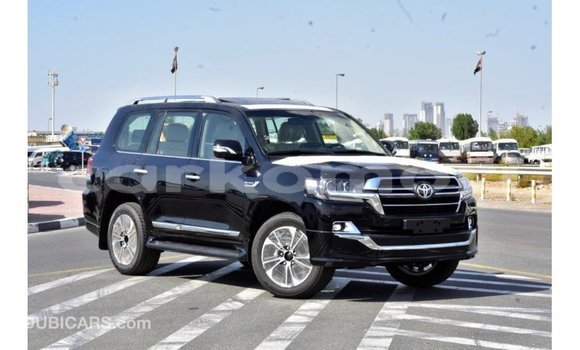 Acheter Import Voiture Toyota Land Cruiser Noir à Import - Dubai, Grande Comore Acheter Import Voiture Toyota Land Cruiser Noir à Import - Dubai, Grande Comore