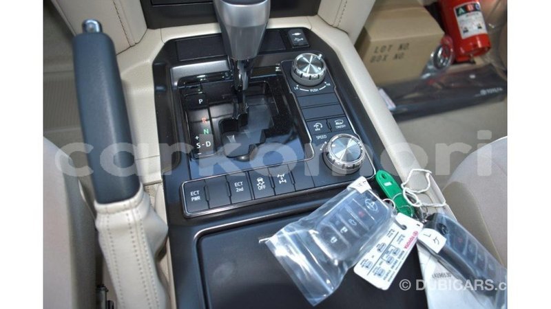 Big with watermark toyota land cruiser grande comore import dubai 1700