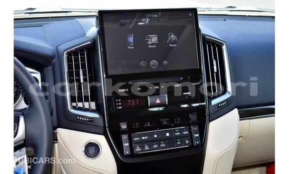 Acheter Import Voiture Toyota Land Cruiser Noir à Import - Dubai, Grande Comore Acheter Import Voiture Toyota Land Cruiser Noir à Import - Dubai, Grande Comore