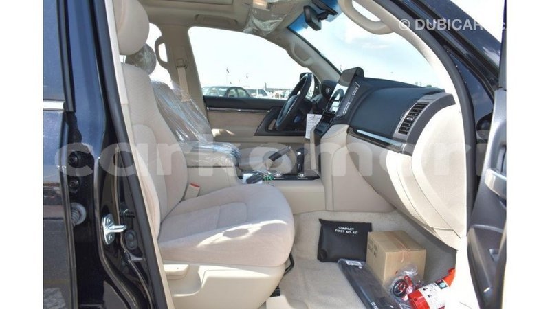 Big with watermark toyota land cruiser grande comore import dubai 1700