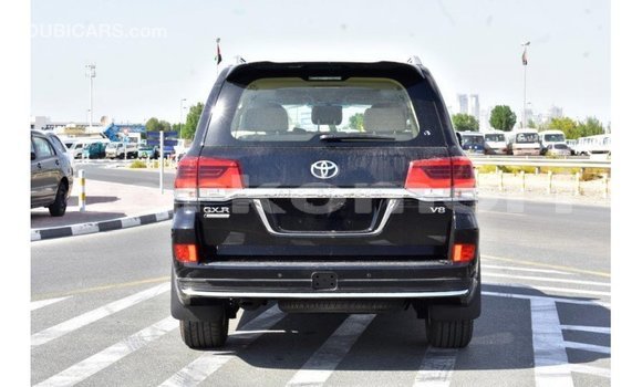 Acheter Import Voiture Toyota Land Cruiser Noir à Import - Dubai, Grande Comore Acheter Import Voiture Toyota Land Cruiser Noir à Import - Dubai, Grande Comore