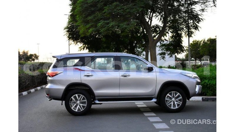 Big with watermark toyota fortuner grande comore import dubai 1701