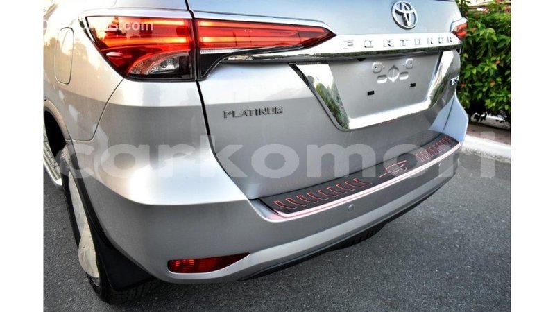 Big with watermark toyota fortuner grande comore import dubai 1701