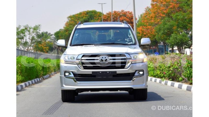 Big with watermark toyota land cruiser grande comore import dubai 1702
