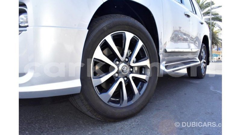Big with watermark toyota land cruiser grande comore import dubai 1702