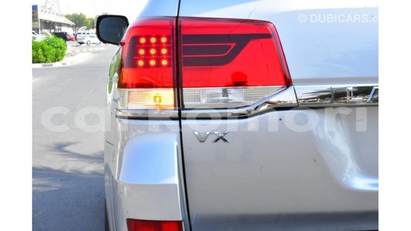 Big with watermark toyota land cruiser grande comore import dubai 1702