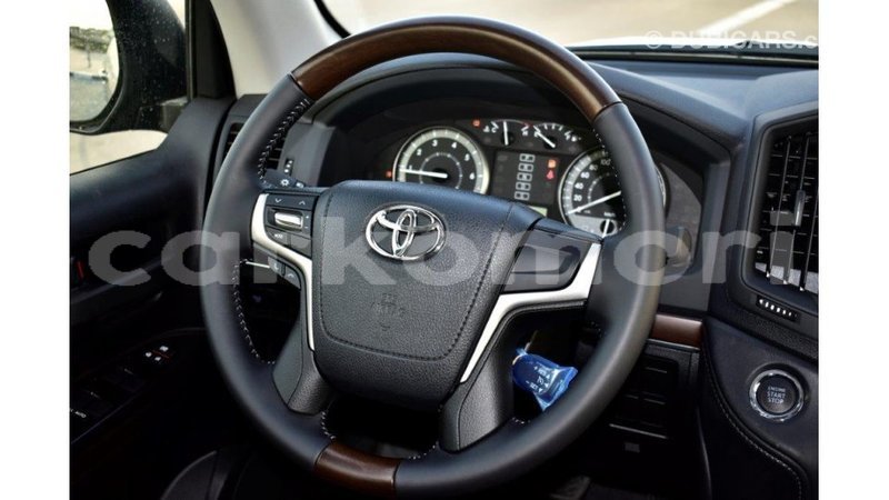 Big with watermark toyota land cruiser grande comore import dubai 1703