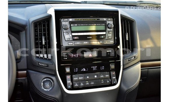 Acheter Import Voiture Toyota Land Cruiser Noir à Import - Dubai, Grande Comore Acheter Import Voiture Toyota Land Cruiser Noir à Import - Dubai, Grande Comore