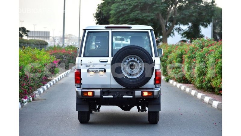 Big with watermark toyota land cruiser grande comore import dubai 1704