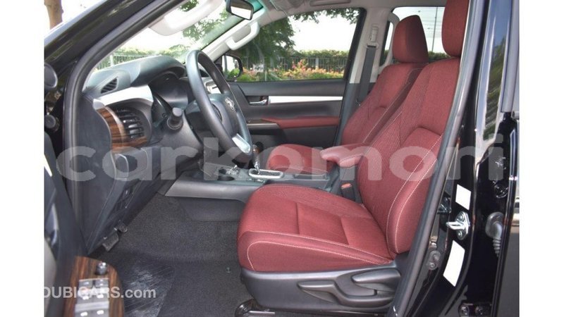 Big with watermark toyota hilux grande comore import dubai 1705