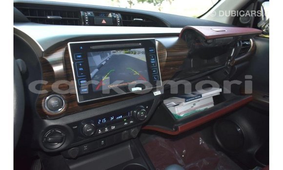 Acheter Import Voiture Toyota Hilux Noir à Import - Dubai, Grande Comore Acheter Import Voiture Toyota Hilux Noir à Import - Dubai, Grande Comore