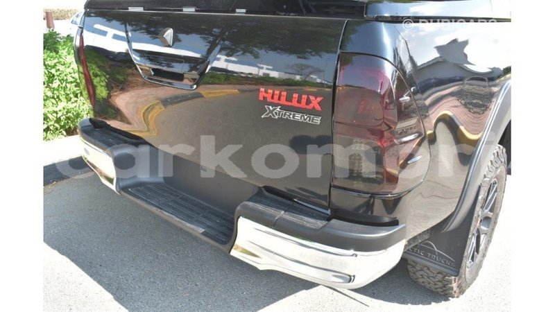 Big with watermark toyota hilux grande comore import dubai 1705