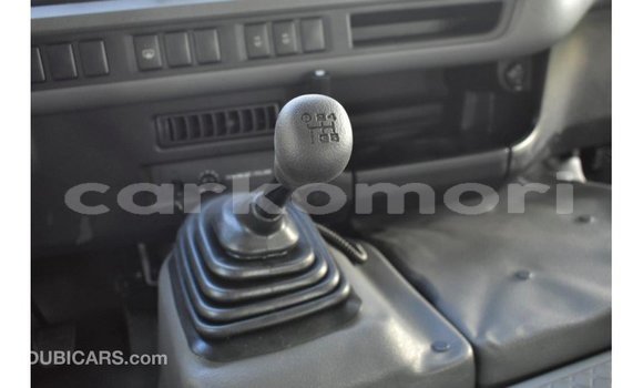 Acheter Import Voiture Toyota Coaster Blanc à Import - Dubai, Grande Comore Acheter Import Voiture Toyota Coaster Blanc à Import - Dubai, Grande Comore