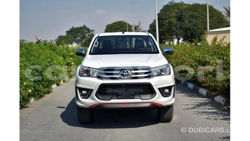 Big with watermark toyota hilux grande comore import dubai 1710