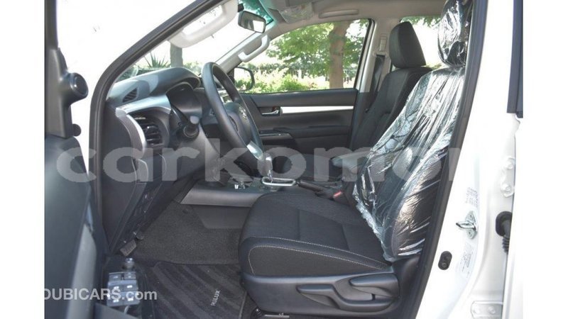 Big with watermark toyota hilux grande comore import dubai 1710