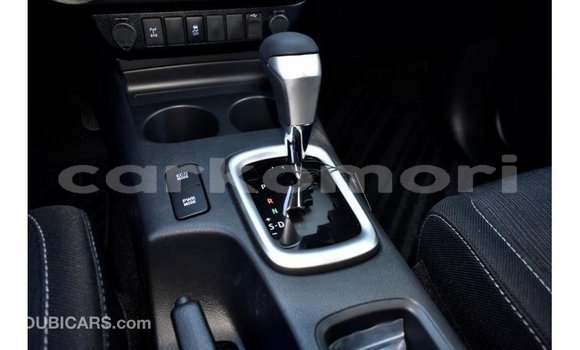 Acheter Import Voiture Toyota Hilux Blanc à Import - Dubai, Grande Comore Acheter Import Voiture Toyota Hilux Blanc à Import - Dubai, Grande Comore