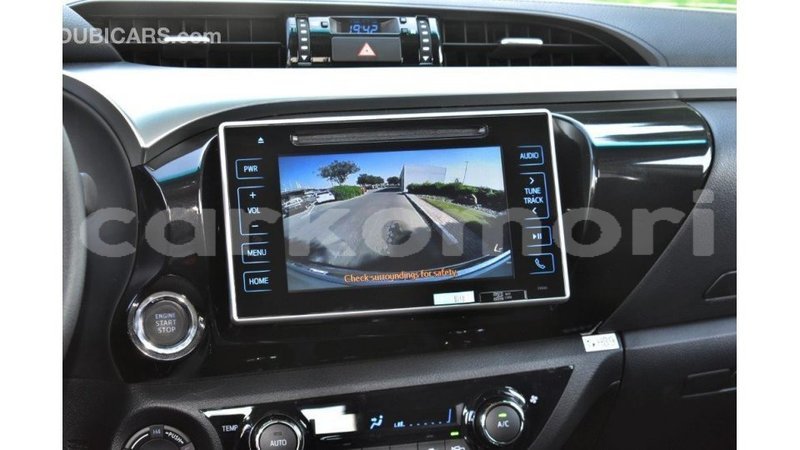 Big with watermark toyota hilux grande comore import dubai 1710