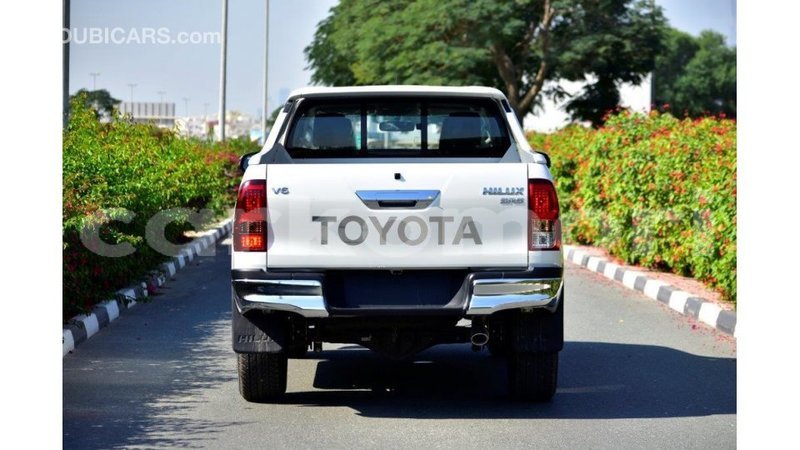 Big with watermark toyota hilux grande comore import dubai 1710