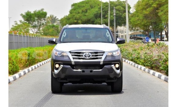 Acheter Import Voiture Toyota Fortuner Autre à Import - Dubai, Grande Comore Acheter Import Voiture Toyota Fortuner Autre à Import - Dubai, Grande Comore