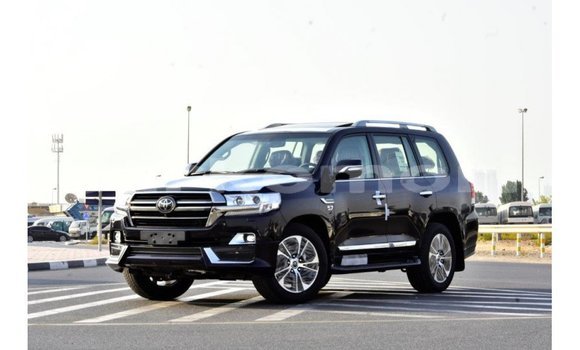 Acheter Import Voiture Toyota Land Cruiser Noir à Import - Dubai, Grande Comore Acheter Import Voiture Toyota Land Cruiser Noir à Import - Dubai, Grande Comore