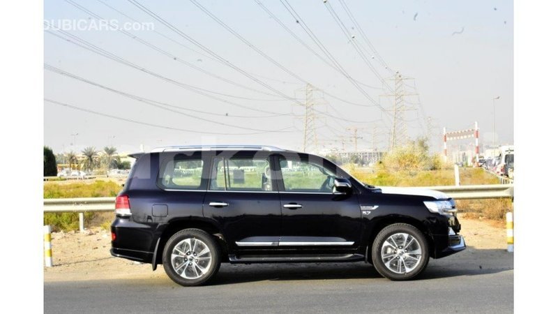 Big with watermark toyota land cruiser grande comore import dubai 1712