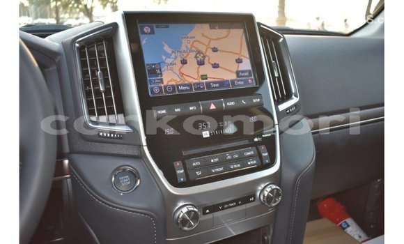 Acheter Import Voiture Toyota Land Cruiser Noir à Import - Dubai, Grande Comore Acheter Import Voiture Toyota Land Cruiser Noir à Import - Dubai, Grande Comore