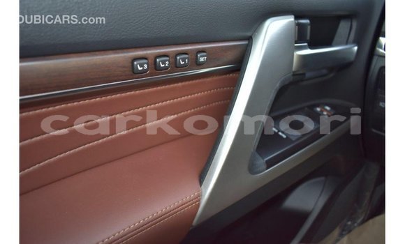 Acheter Import Voiture Toyota Land Cruiser Noir à Import - Dubai, Grande Comore Acheter Import Voiture Toyota Land Cruiser Noir à Import - Dubai, Grande Comore
